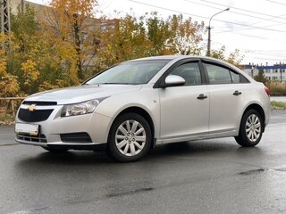 2012 Chevrolet Cruze I Рестайлинг, серебристый, 750000 рублей, вид 1