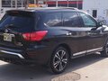 2017 Nissan Pathfinder IV Рестайлинг, чёрный, 2000000 рублей - вид 2