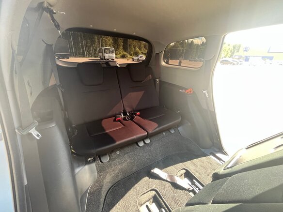 2014 Toyota Wish II Рестайлинг, белый - вид 32