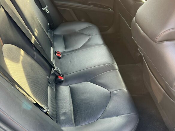 2019 Toyota Camry VIII (XV70), чёрный, 3150000 рублей - вид 18