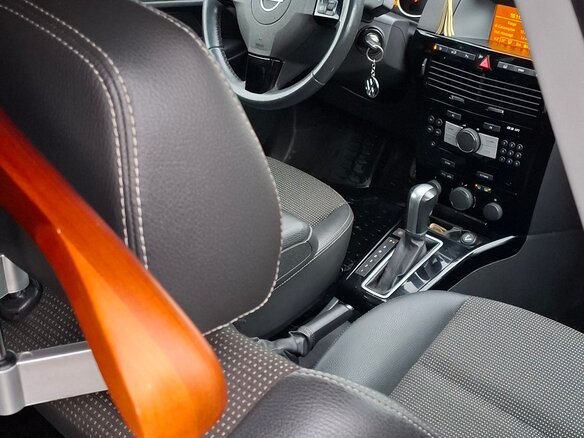 2012 Opel Astra H Рестайлинг, серый, 609000 рублей - вид 4