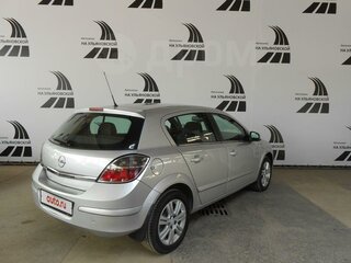 2010 Opel Astra H Рестайлинг, серебристый, 645000 рублей, вид 2