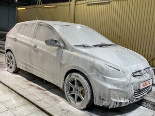 2011 Hyundai Solaris I, серебристый, 780000 рублей, вид 2