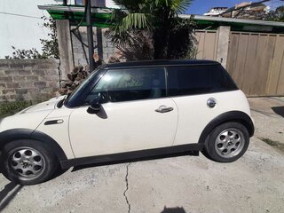 2004 Mini Hatch Cooper I (R50), белый, 665000 рублей, вид 4