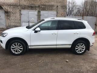 2013 Volkswagen Touareg II, белый, 3000000 рублей, вид 4