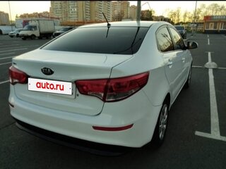 2015 Kia Rio III Рестайлинг, белый, 780000 рублей, вид 5