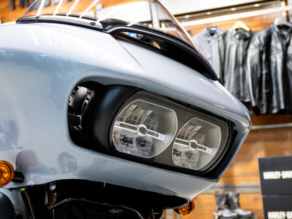 2023 Harley-Davidson Road Glide Limited, серебристый, 3150000 рублей - вид 29
