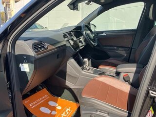 2021 Volkswagen Tiguan II Рестайлинг, чёрный, 1980000 рублей, вид 5