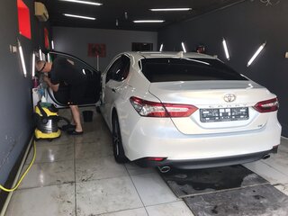 2022 Toyota Camry VIII (XV70) Рестайлинг, белый, 5450000 рублей, вид 3