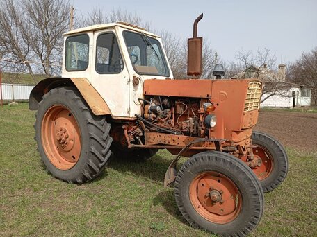 1982 ЮМЗ 6, красный, 300000 рублей, вид 3