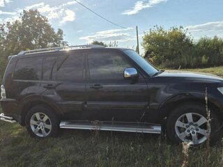 2007 Mitsubishi Pajero IV, чёрный, 1750000 рублей, вид 3