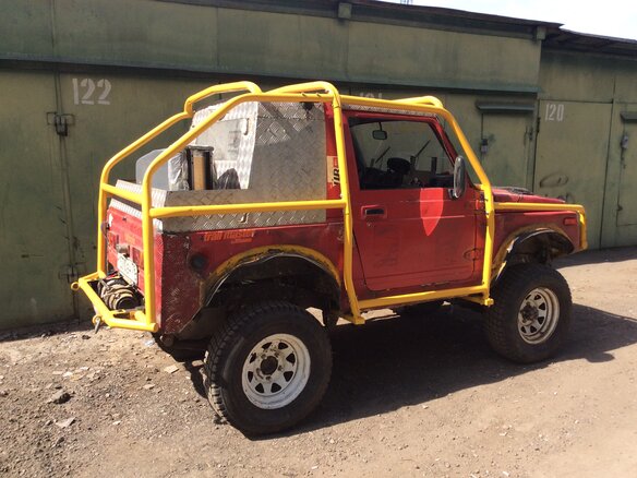 1985 Suzuki Samurai, красный