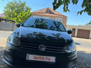 2017 Volkswagen Polo V Рестайлинг, белый, 1150000 рублей, вид 2