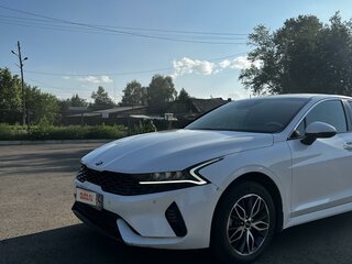 2020 Kia K5 III, белый, 2650000 рублей, вид 1