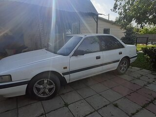 1989 Mazda 626 III (GD), белый, 250000 рублей, вид 1