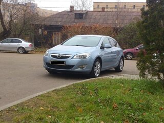 2011 Opel Astra J, серебристый, 630000 рублей, вид 3