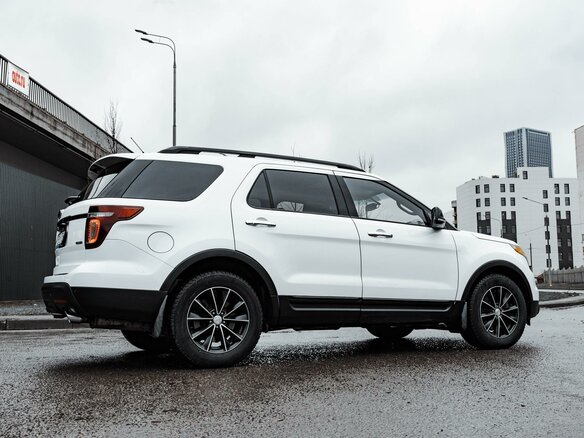2014 Ford Explorer Sport V, белый, 2500000 рублей - вид 7