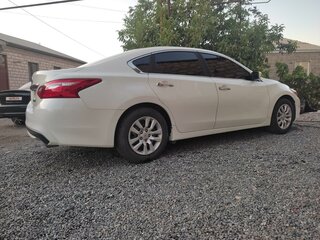 2016 Nissan Altima V (L33) Рестайлинг, белый, 1450000 рублей, вид 3