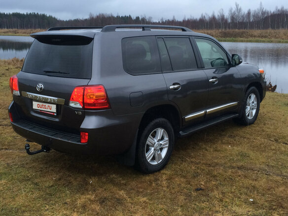 2012 Toyota Land Cruiser 200 Series Рестайлинг 1, серый, 4000000 рублей - вид 3