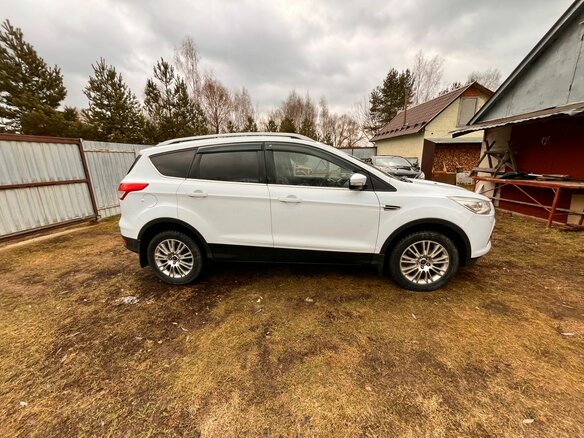 2015 Ford Kuga II, белый - вид 2
