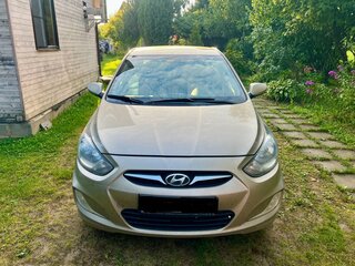2011 Hyundai Solaris I, бежевый, 620000 рублей, вид 2