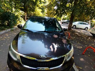 2017 Kia Rio III Рестайлинг, коричневый, 930000 рублей, вид 1