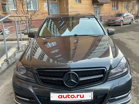 2011 Mercedes-Benz C-Класс 200 III (W204) Рестайлинг, чёрный, 1440000 рублей - вид 2