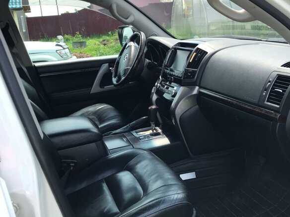 2013 Toyota Land Cruiser 200 Series Рестайлинг 1, белый, 5900000 рублей - вид 7