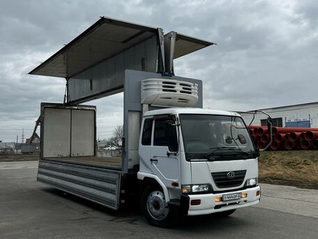 2004 Nissan Diesel, белый, 3500000 рублей, вид 1