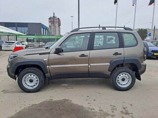 2026 Lada (ВАЗ) Niva Travel I Рестайлинг, коричневый, 1566900 рублей, вид 2