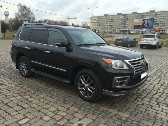 2013 Lexus LX 570 III Рестайлинг, чёрный - вид 2