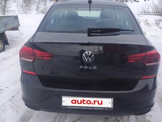 2022 Volkswagen Polo VI, чёрный, 1990000 рублей, вид 4