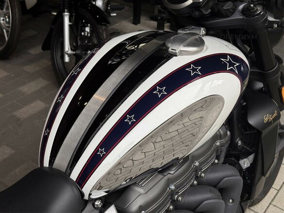 2025 Triumph Rocket 3, белый, 3299000 рублей - вид 5