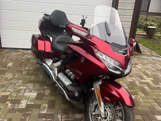 2018 Honda GL 1800 Gold Wing, красный, 2150000 рублей, вид 1