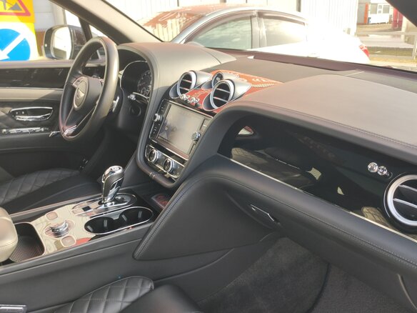 2017 Bentley Bentayga I, чёрный, 10300000 рублей - вид 30