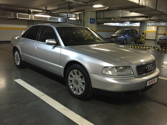 2000 Audi A8 I (D2) Рестайлинг, серебристый