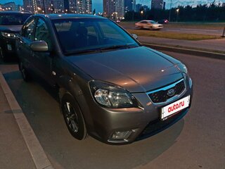 2011 Kia Rio II Рестайлинг, серый, 700000 рублей, вид 3