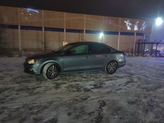 2017 Volkswagen Jetta VI Рестайлинг, серый, 1600000 рублей, вид 5