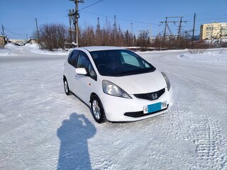 2009 Honda Fit II, белый, 850000 рублей, вид 2