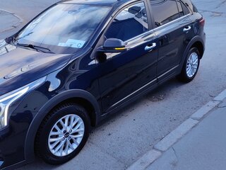 2021 Kia Rio X IV Рестайлинг, чёрный, 1800000 рублей, вид 4