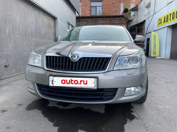 2012 Skoda Octavia II (A5) Рестайлинг, бежевый, 800000 рублей - вид 2