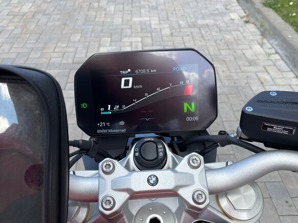 2020 BMW F 900 R, красный, 990000 рублей - вид 6