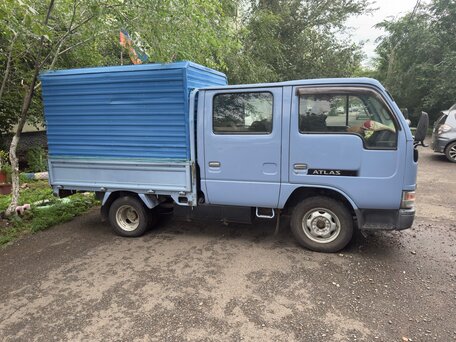 2003 Nissan Atlas, синий, 1500000 рублей, вид 2