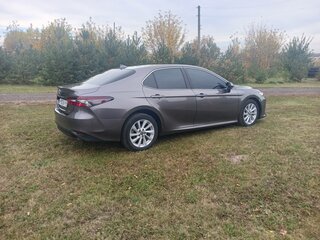 2021 Toyota Camry US Market VIII (XV70) Рестайлинг, серый, 3302800 рублей, вид 5