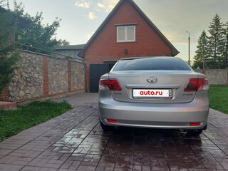 2009 Toyota Avensis III, серебристый, 1850000 рублей, вид 2