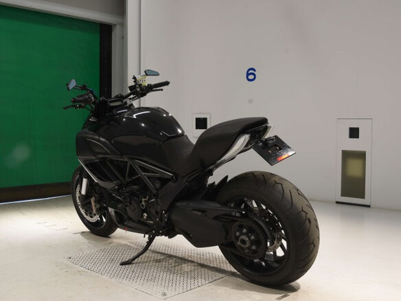 2012 Ducati Diavel, чёрный, 579123 рублей - вид 4
