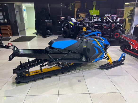 2022 Arctic Cat M-Series, голубой - вид 4