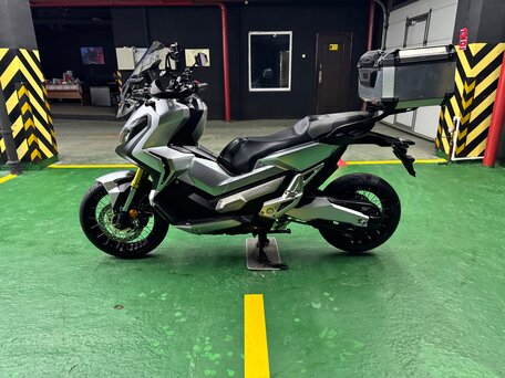 2018 Honda X-ADV, серебристый, 1125000 рублей, вид 2