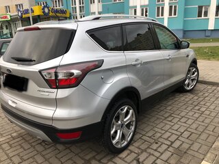 2017 Ford Escape III Рестайлинг, серебристый, 1500000 рублей, вид 3