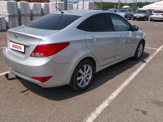 2015 Hyundai Solaris I Рестайлинг, серебристый, 980000 рублей, вид 4